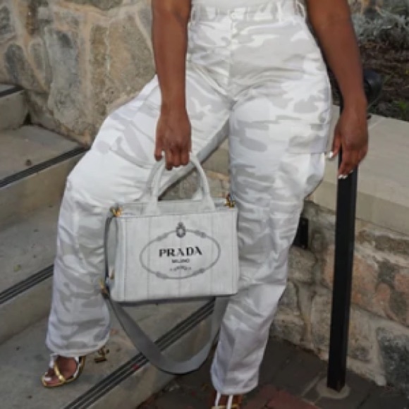 Beautiful white Camo Cargo pants size 3X - Picture 2 of 4